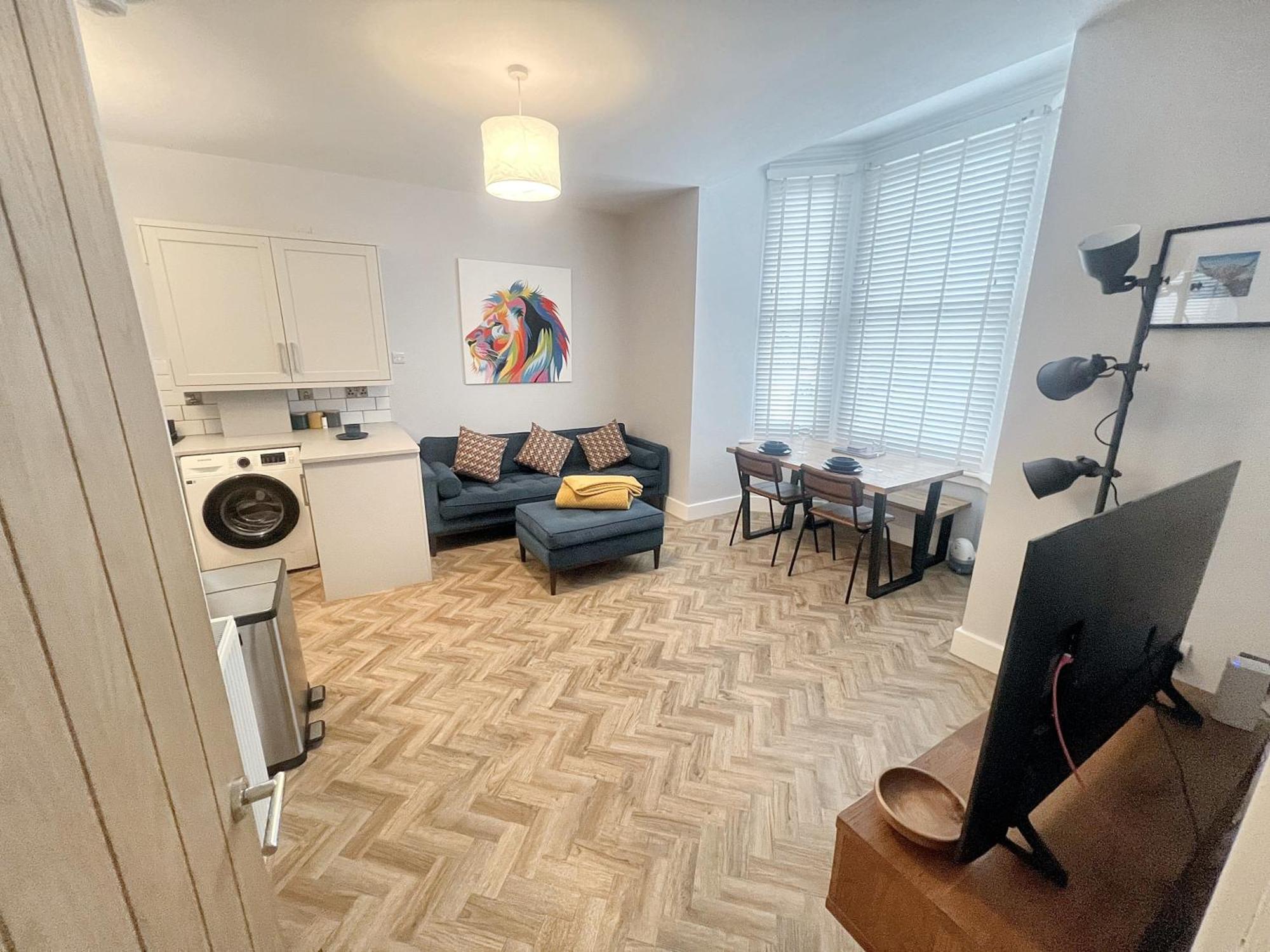 Merton Place, With Parking Apartment Southsea